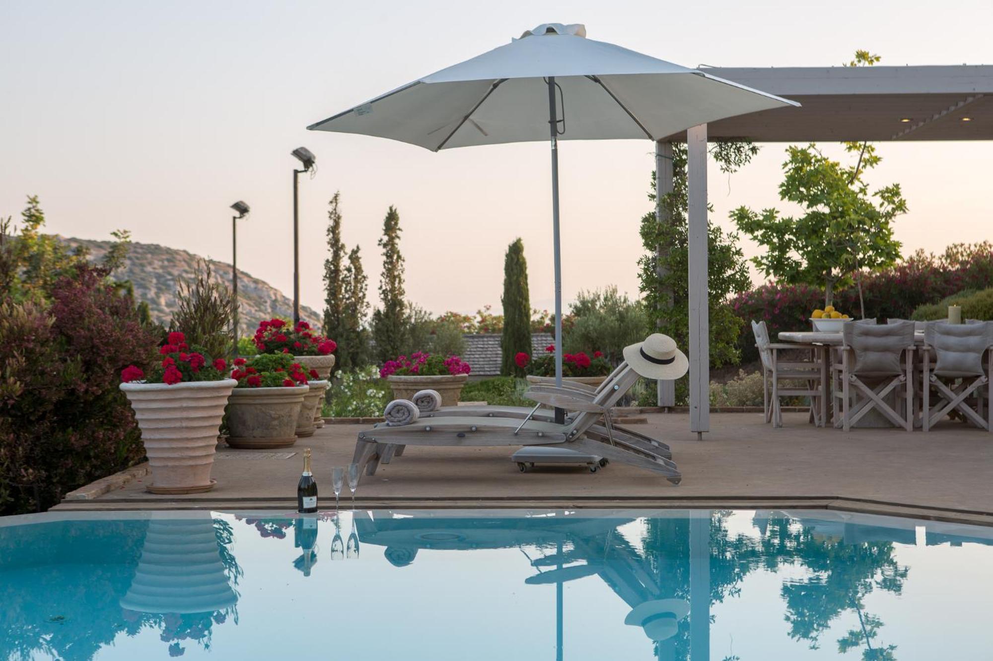 Lyciponon Villa Анависос Екстериор снимка