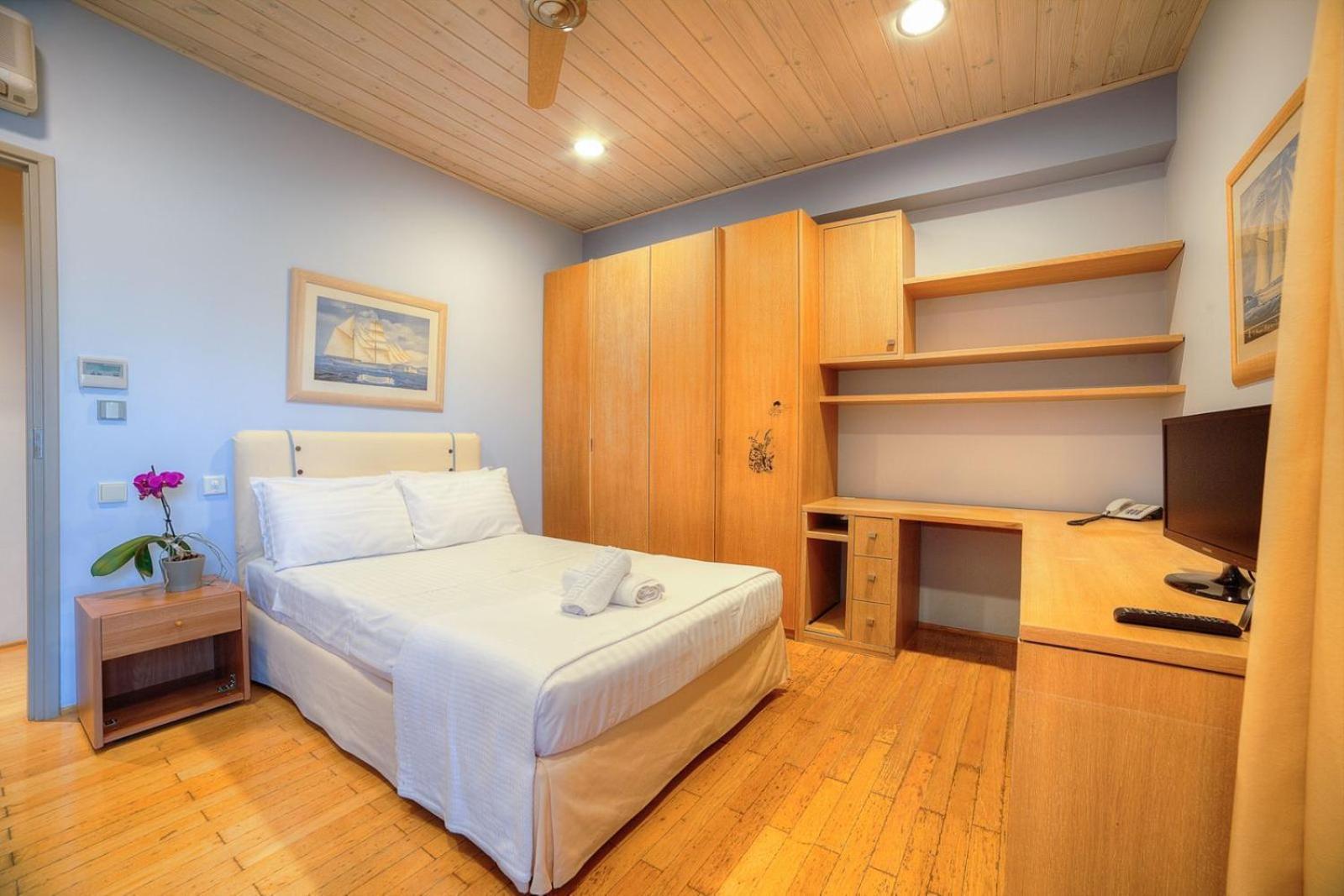 Lyciponon Villa Анависос Екстериор снимка